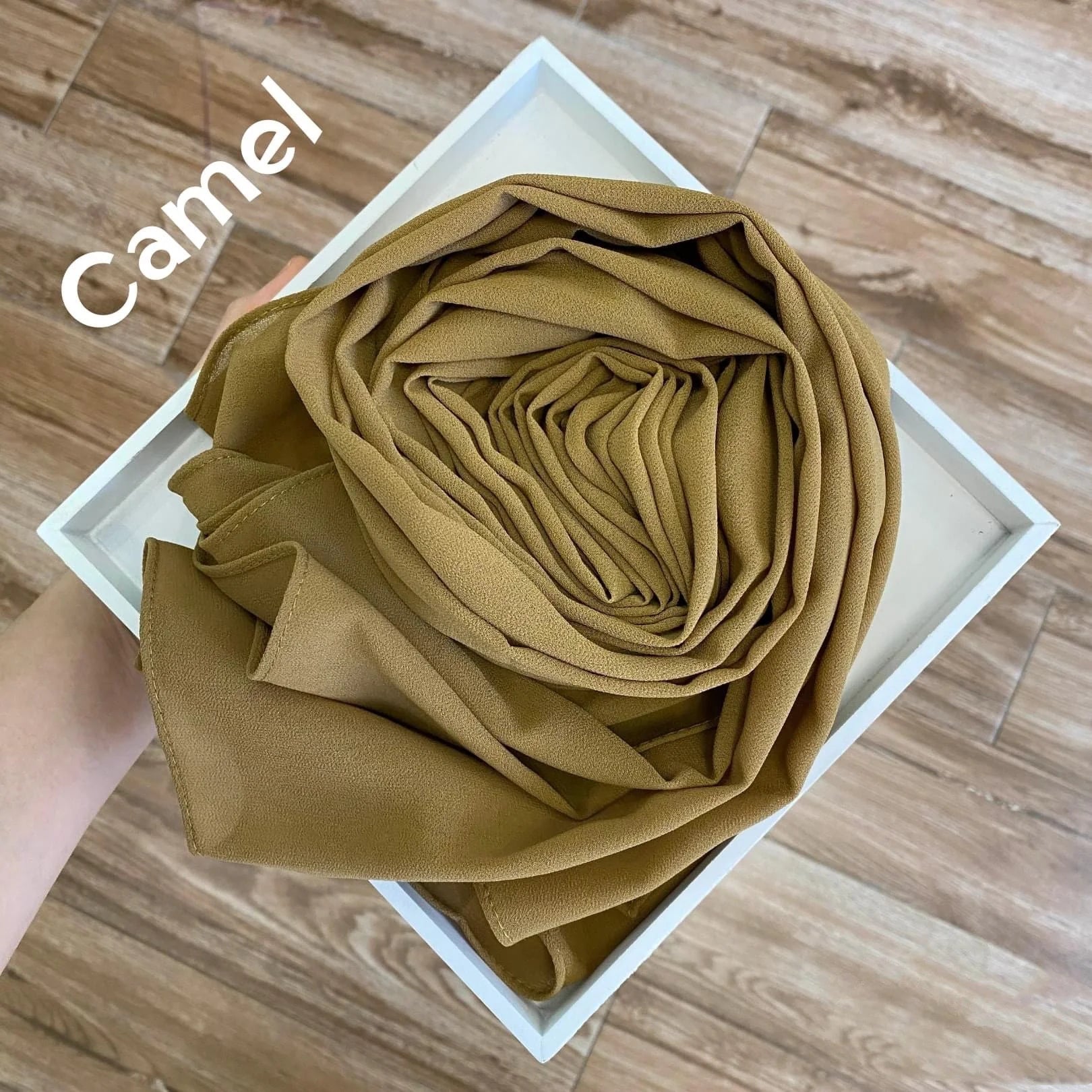 Ready-to-Wear Chiffon Hijab – Elegant Solid Color Instant Headscarf