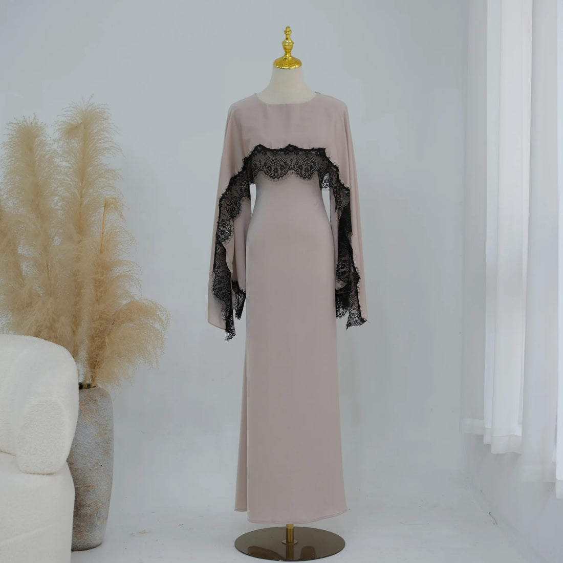 Luxury Dubai Abaya with Lace Shawl for Muslim Women