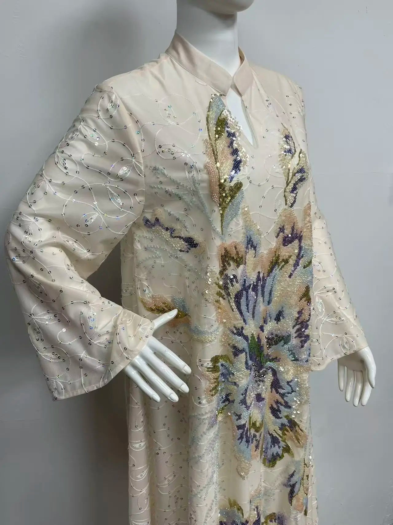 Bead Embroidered V-Neck Arabic Dress – Elegant Kaftan