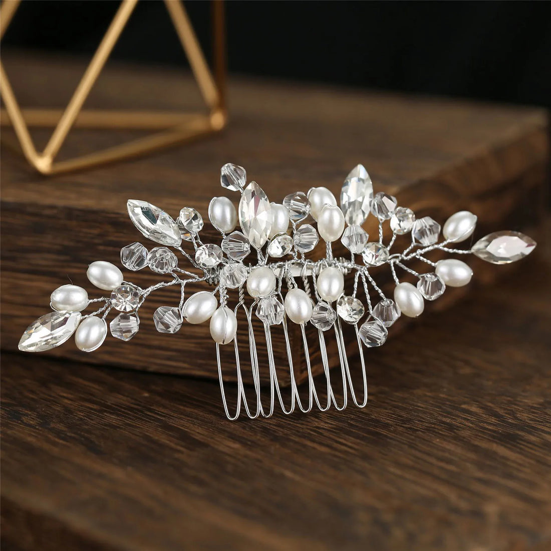 Bridal Pearl Hair Comb – Elegant White Pearl Headpiece for Women