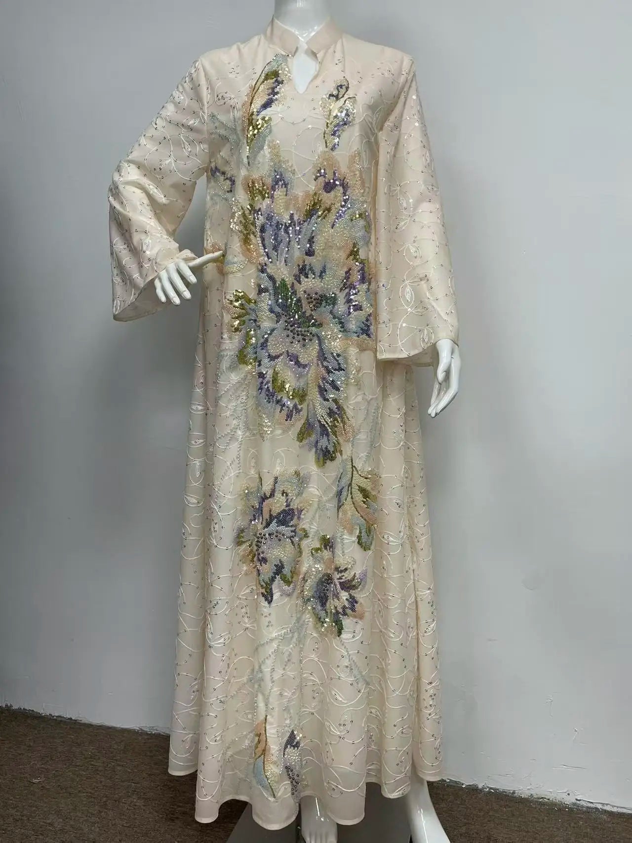 Bead Embroidered V-Neck Arabic Dress – Elegant Kaftan