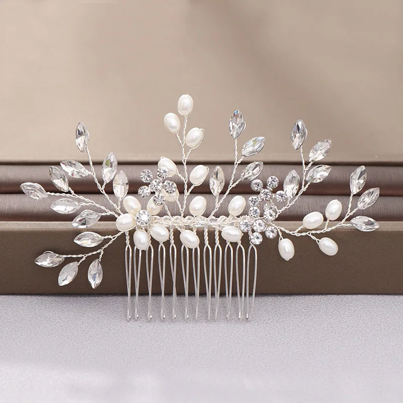 Bridal Pearl Hair Comb – Elegant White Pearl Headpiece for Women