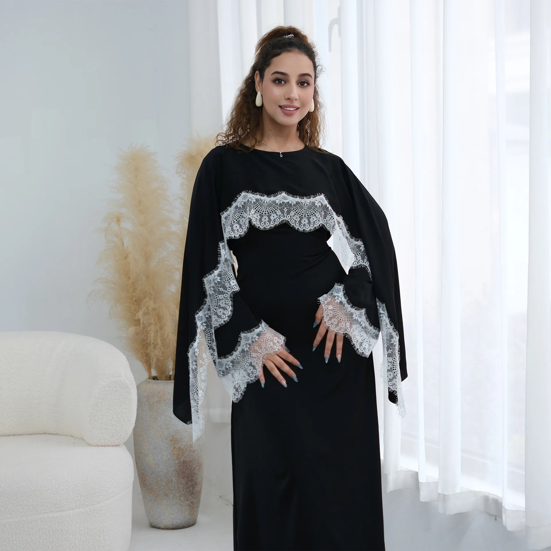 Luxury Lace Edge Abaya with Shoulder Patchwork & Waist-Cinching Design