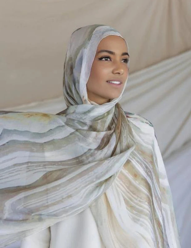 Watercolor Print Hijab – Soft Bohemian Floral Shawl Scarf