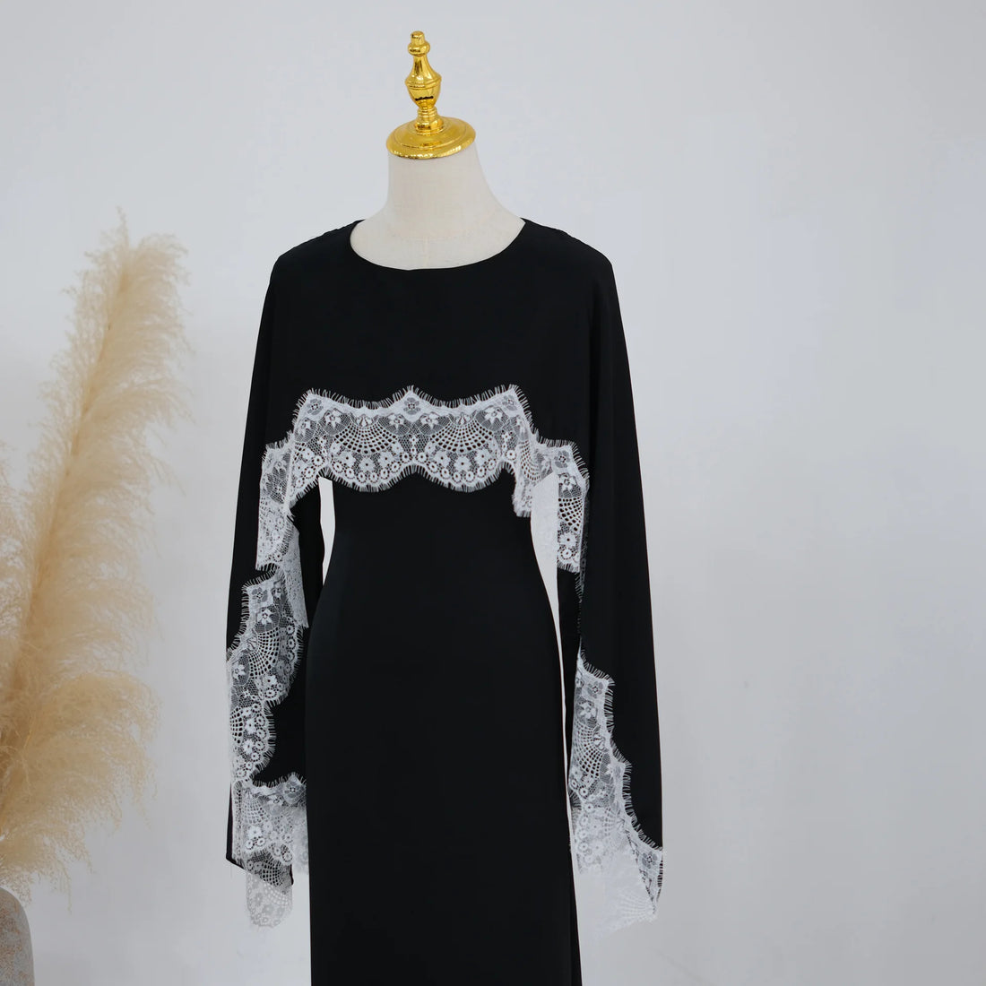 Luxury Dubai Abaya with Lace Shawl for Muslim Women