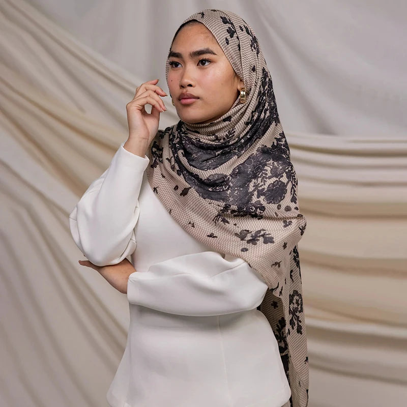 Watercolor Floral Modal-Feel Hijab – Lightweight Versatile Scarf
