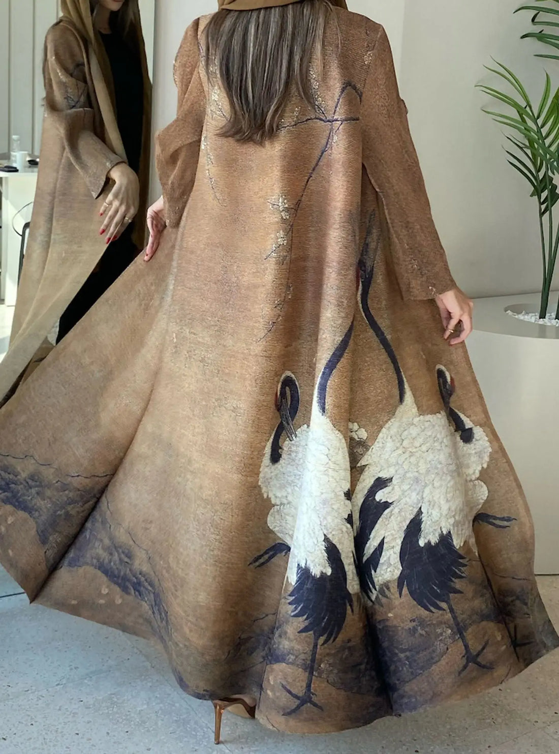 Miyaki Pleated Abaya Robe – Elegant Dubai Long Cardigan