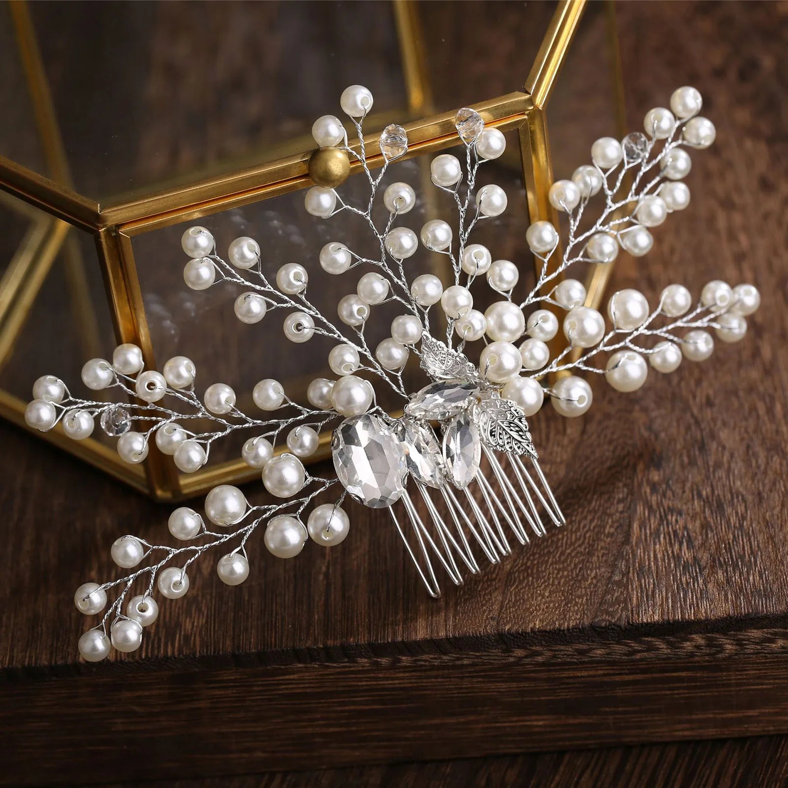 Bridal Pearl Hair Comb – Elegant White Pearl Headpiece for Women