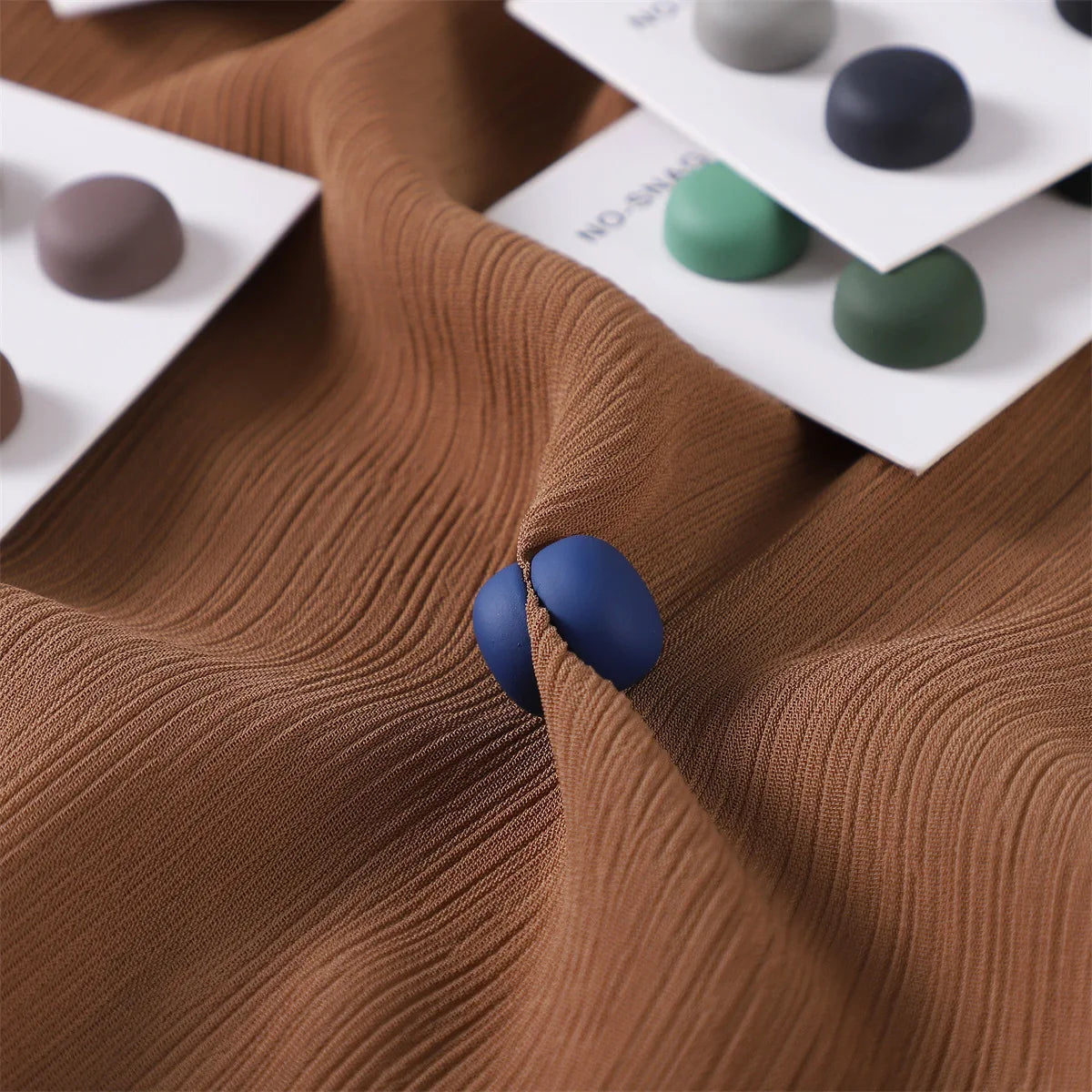 Matte Magnetic Hijab Pins – Set of 8 Mixed Colors