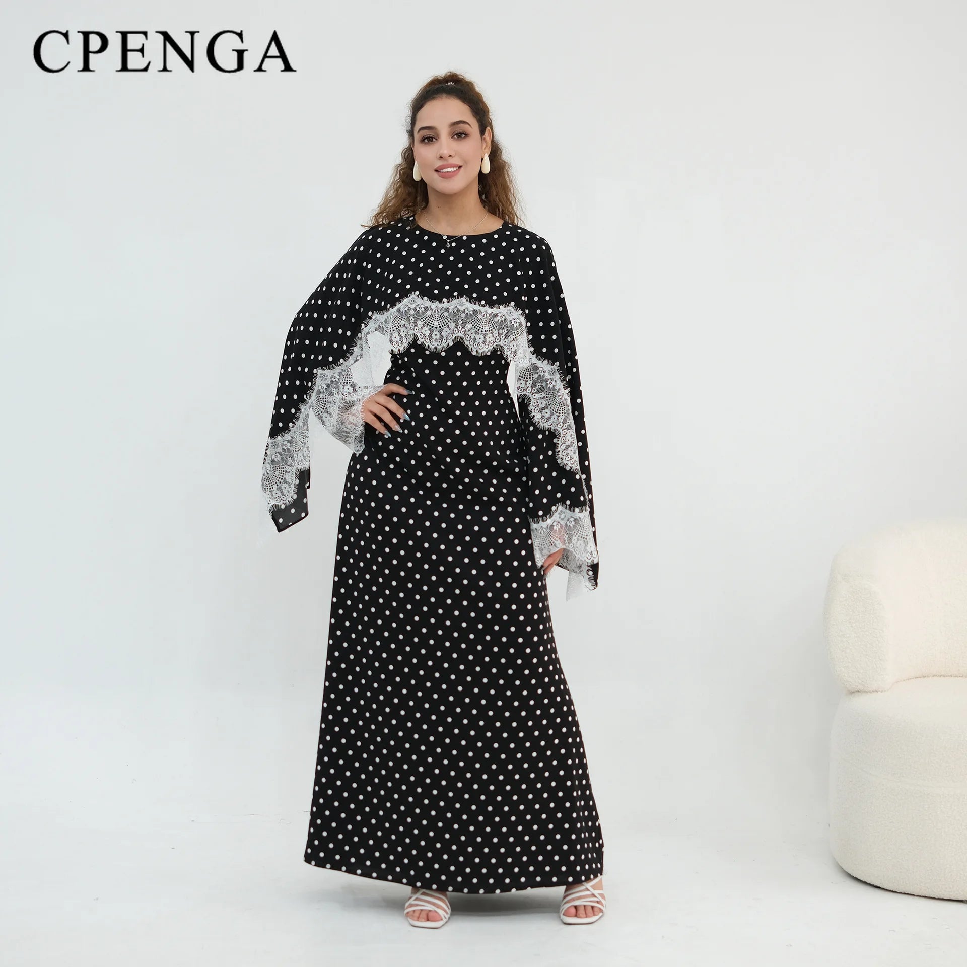 Luxury Lace Edge Abaya with Shoulder Patchwork & Waist-Cinching Design