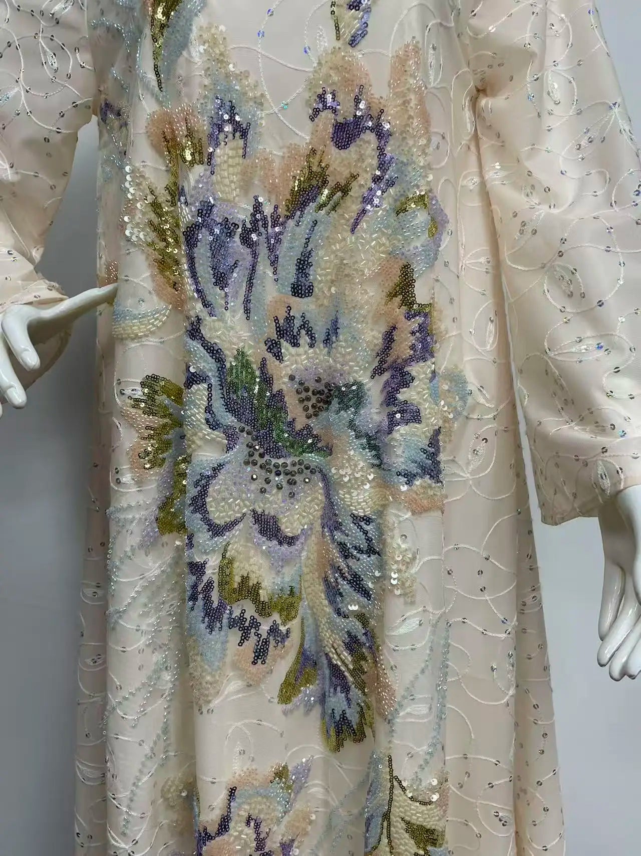 Bead Embroidered V-Neck Arabic Dress – Elegant Kaftan